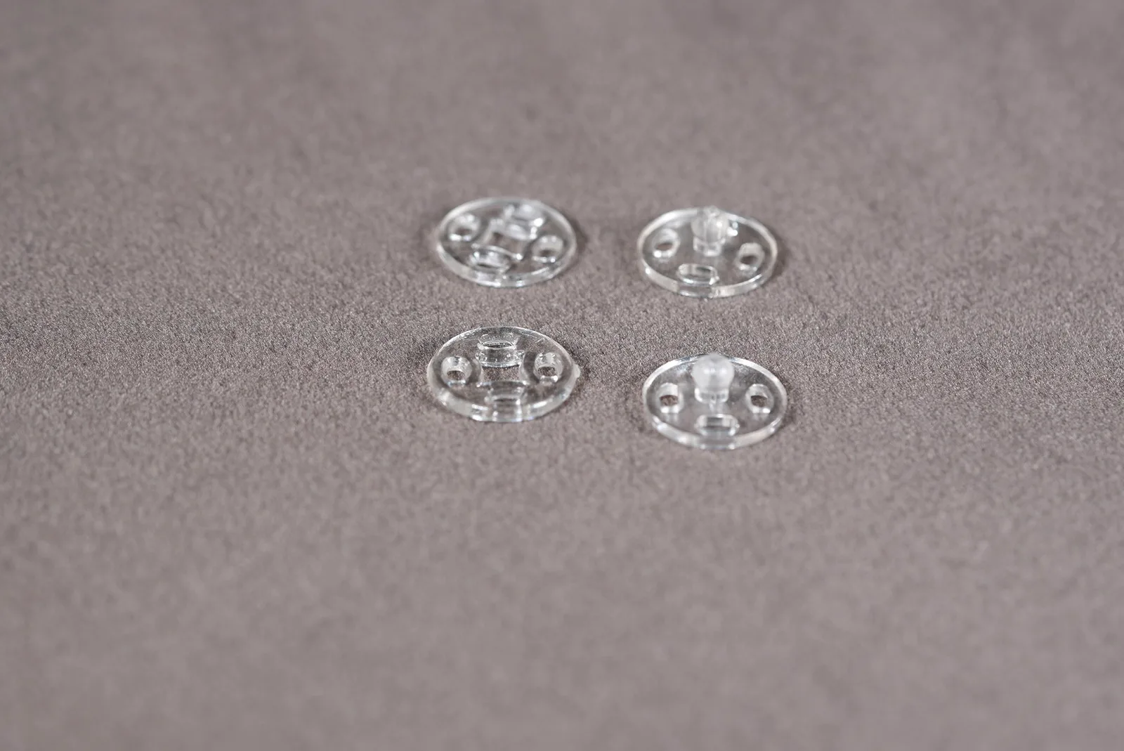 Transparente Druckknöpfe 8 mm aus Kunststoff zum Annähen – Set mit 10 Stück für Brautmode und Nähprojekte.