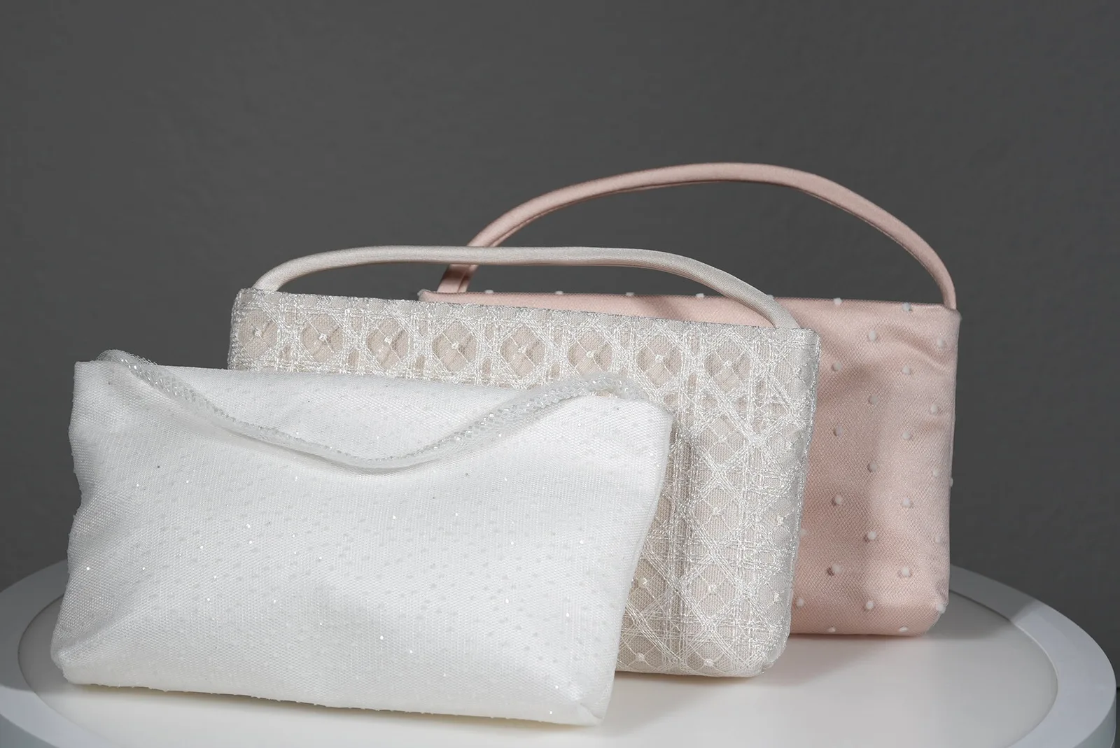 OlesJa Satin-Handtaschen für Braut, Kommunion und festliche Anlässe – Modelle Nude Ivory, Blush Ivory und Ivory Glitzer